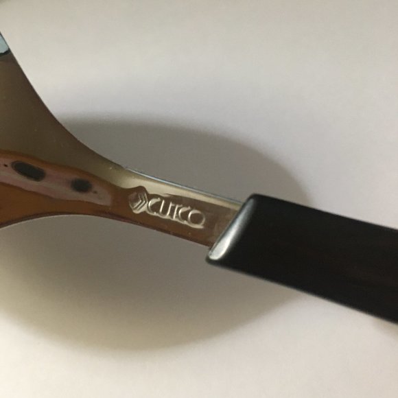 (Rare) CUTCO Serving Spoon in discontinued "classic" colour (collectible) - Picture 2 of 2